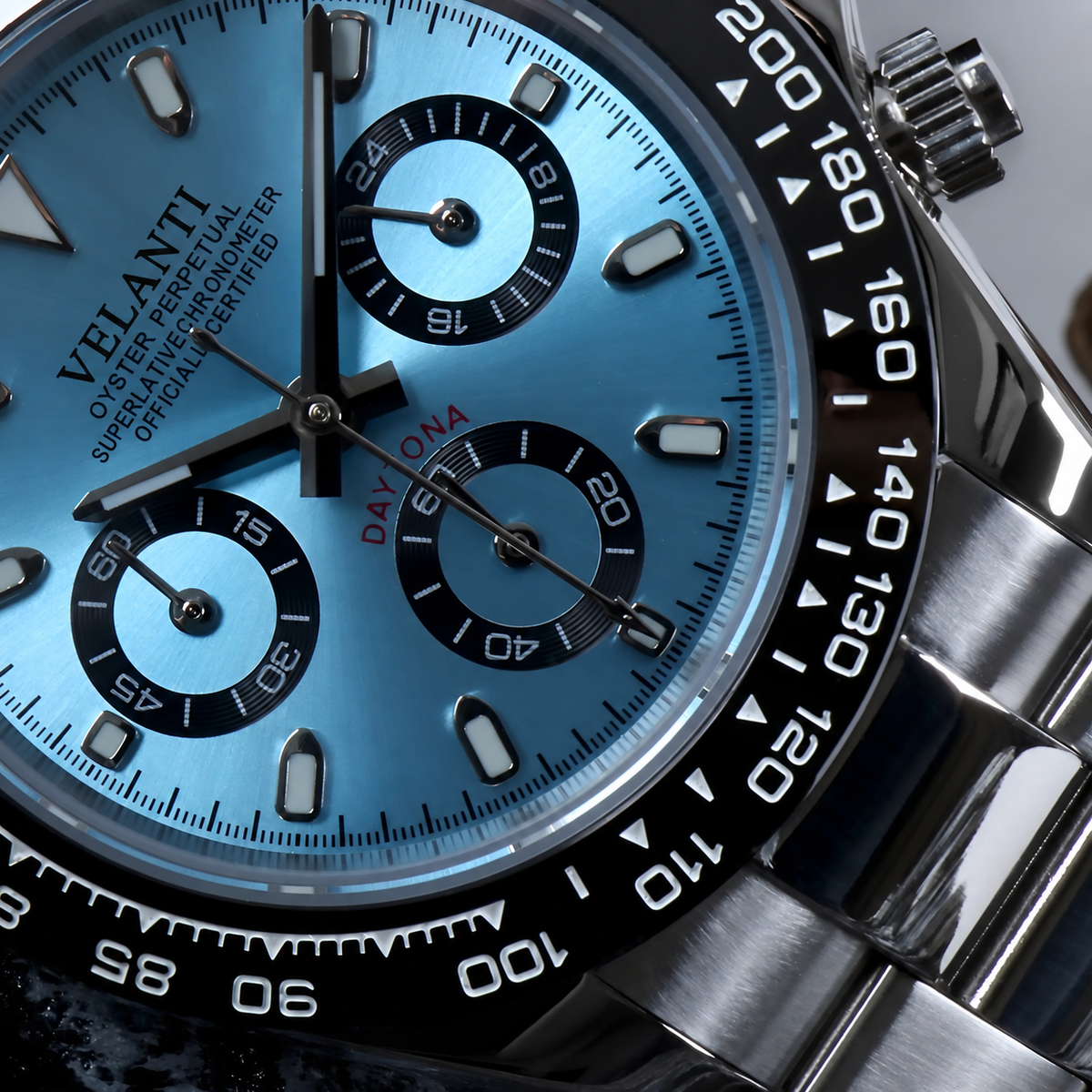 Velanti Milano Veltona Ice Blue, Daytona-style watch with a Seiko movement, blue dial close-up with three subdials