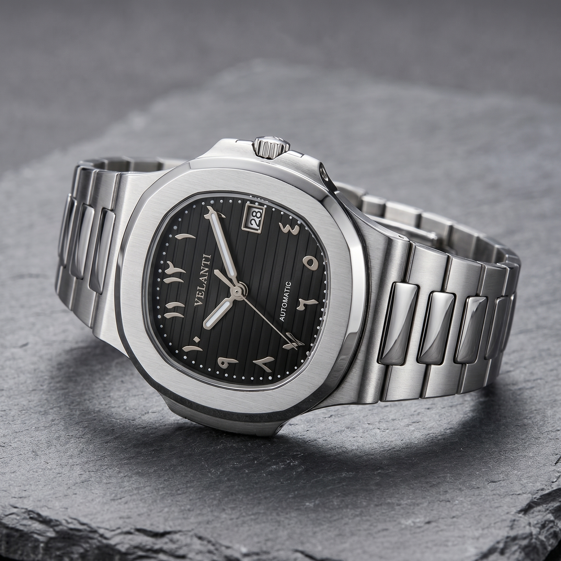 Nautilus-style custom automatic watch, Velanti Milano Nautvel Arabic Black, bracelet detail photo