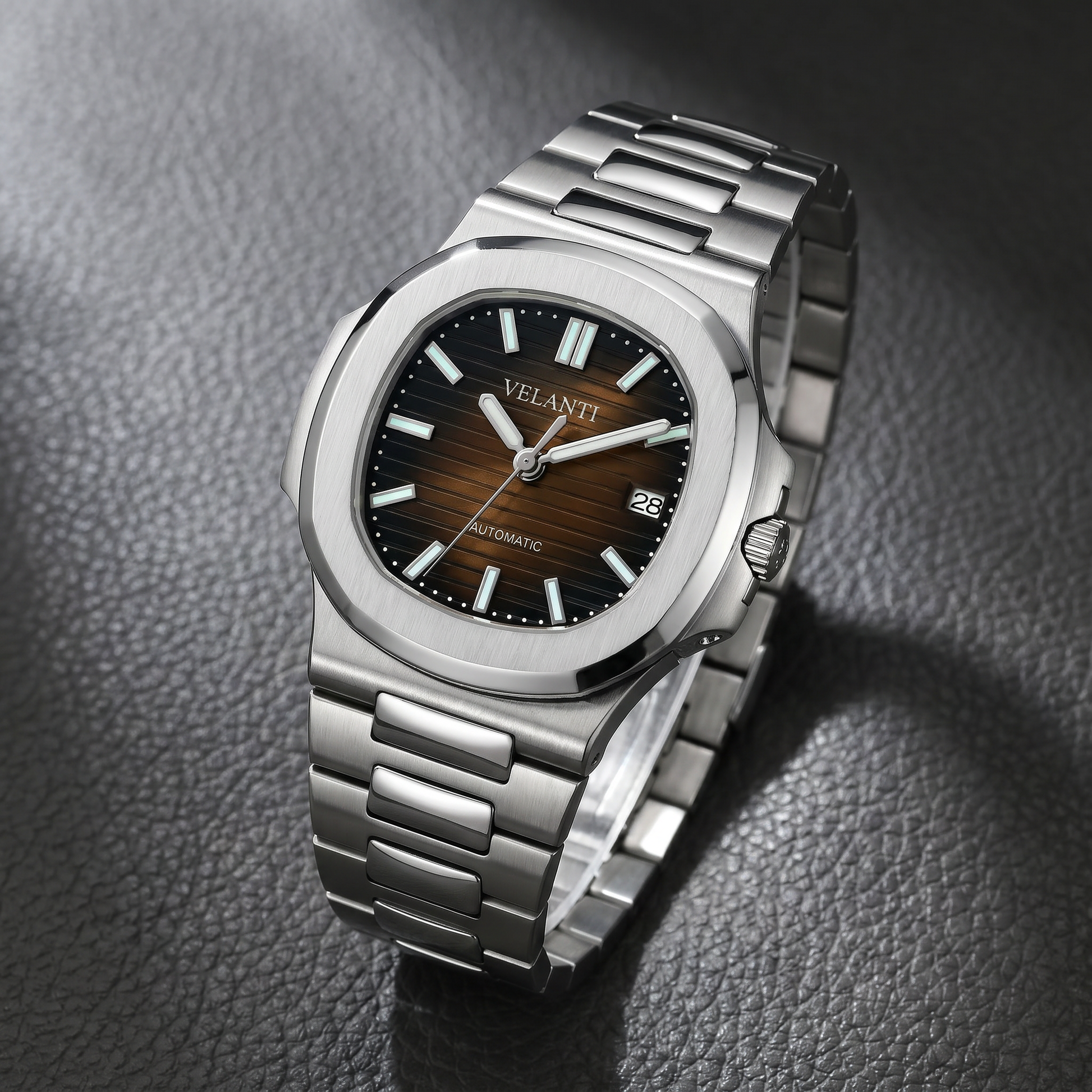 Nautilus-style automatic watch, Velanti Milano Nautvel Brown, bracelet detail photo