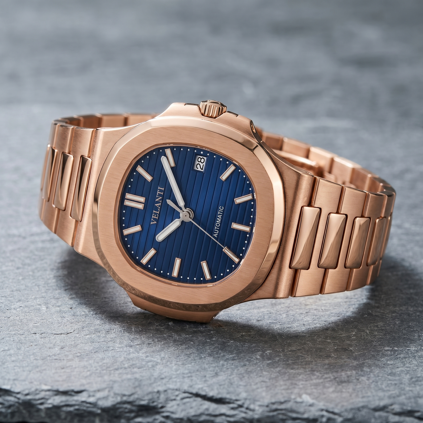 Nautilus-style custom automatic watch, Velanti Milano Nautvel Rose Gold Royal Blue, bracelet detail photo