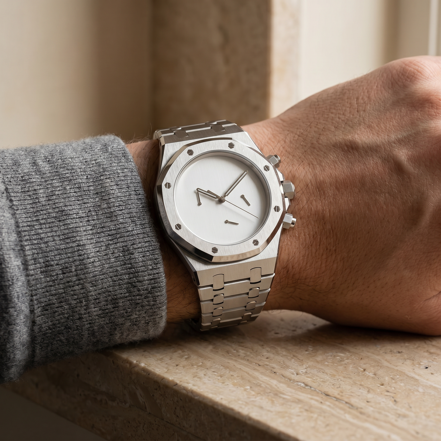 Royal Oak-style custom chronograph watch, Velanti Milano Royal Veloak Chrono Silver Minimalist, watch detail photo 7