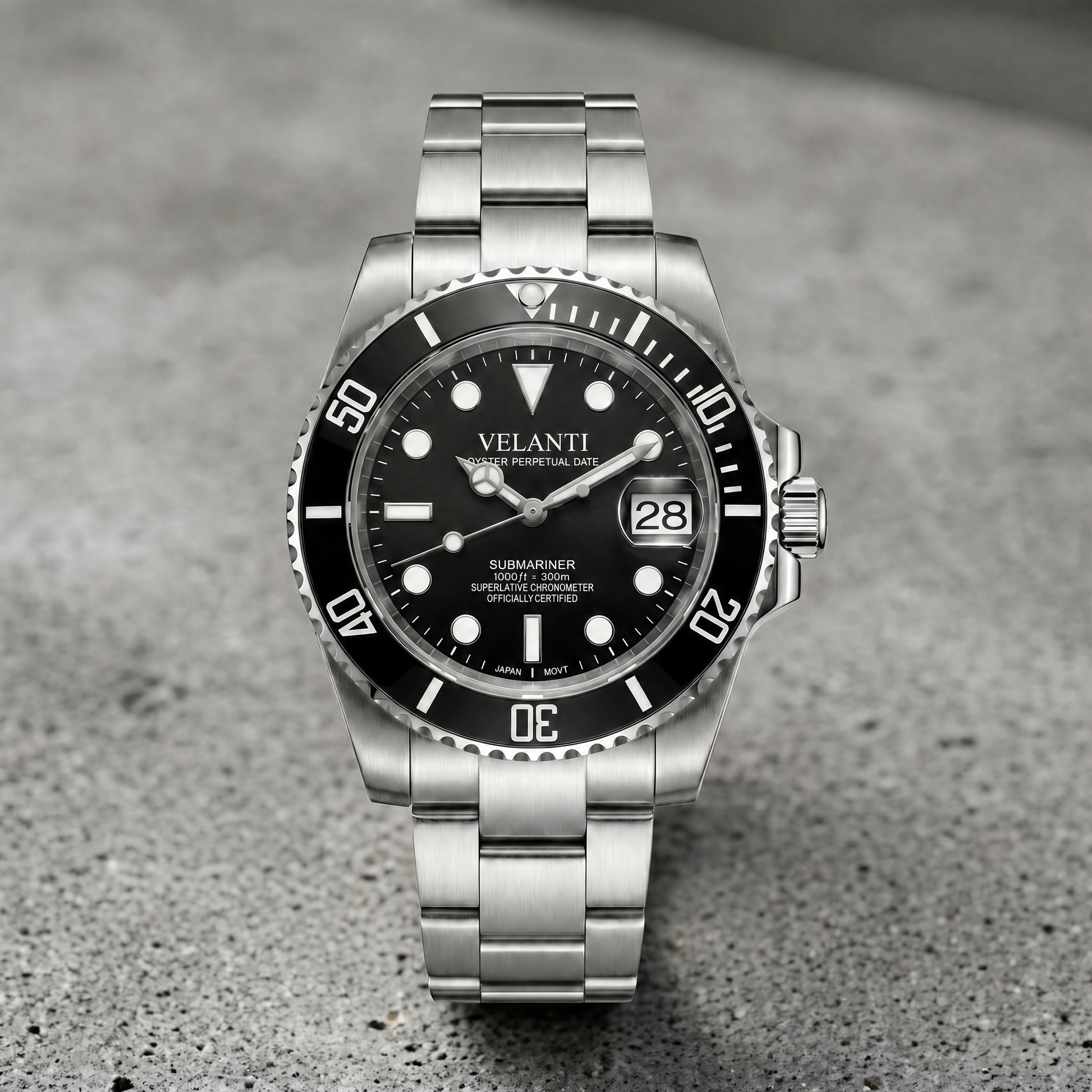 Submariner-style custom automatic watch, Velanti Milano Velmariner Black, bracelet detail photo