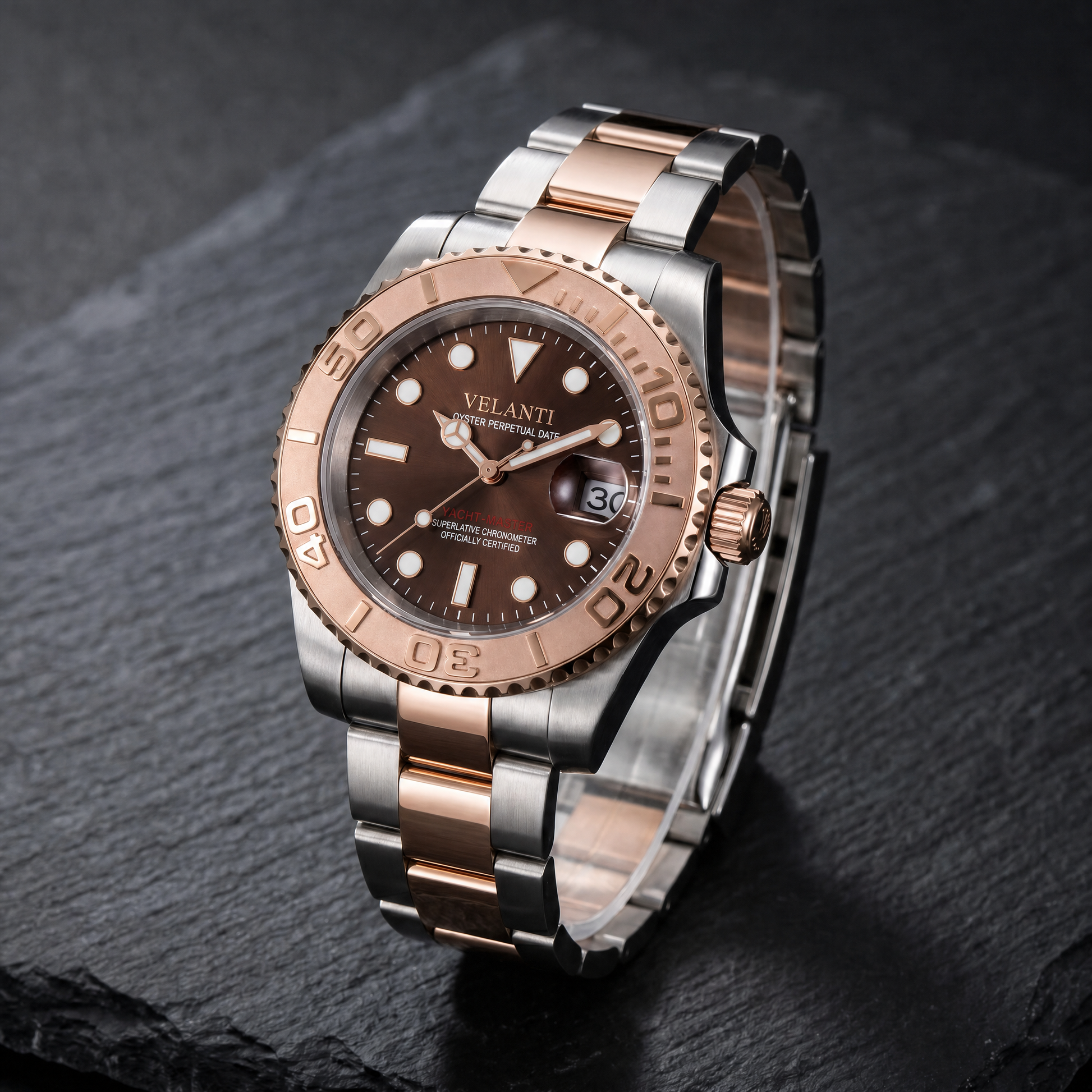 Submariner-style custom automatic watch, Velanti Milano Velmariner Rose Gold, bracelet detail photo