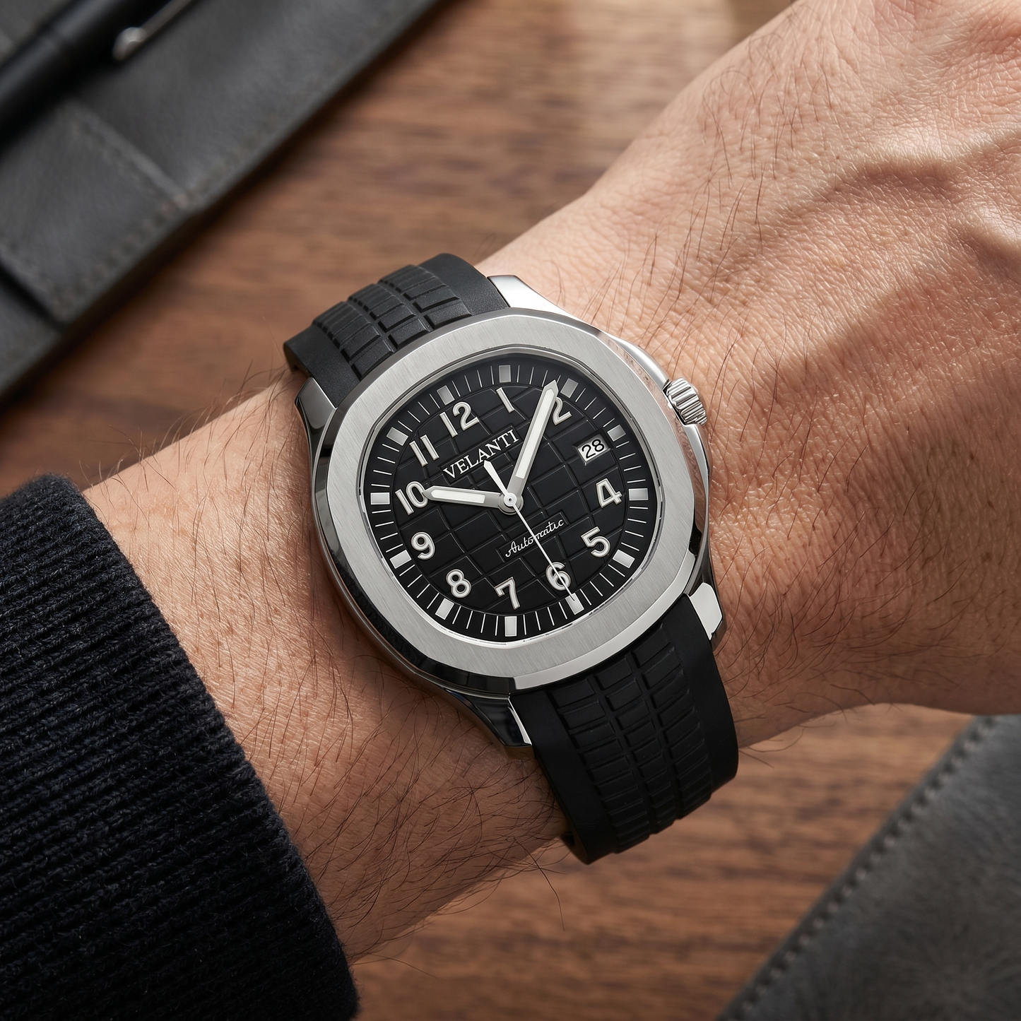 Aquanaut-style automatic watch, Velanti Milano Velnaut Black, on-wrist photo